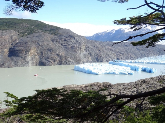 Ini Penampakan Pecahan Gunung Es di Chile