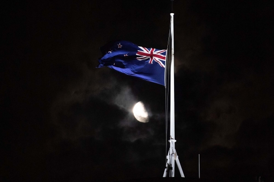 Berduka, Selandia Baru Kibarkan Bendera Setengah Tiang