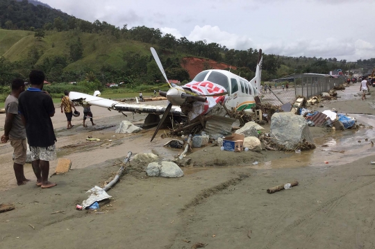 Dahsyatnya Banjir Bandang Sentani, Sapu Rumah Hingga Pesawat