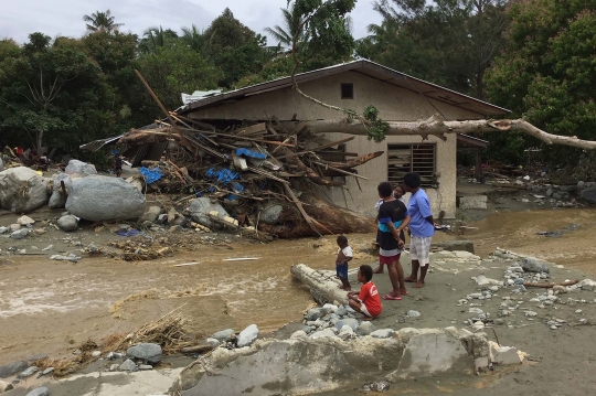 Dahsyatnya Banjir Bandang Sentani, Sapu Rumah Hingga Pesawat