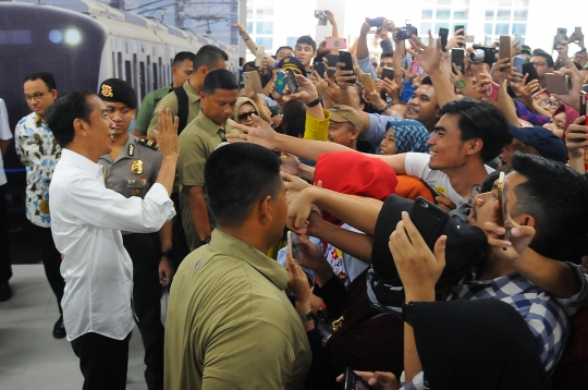 Presiden Jokowi Jajal MRT Bundaran HI-Lebak Bulus