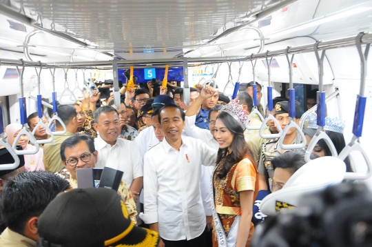 Presiden Jokowi Jajal MRT Bundaran HI-Lebak Bulus