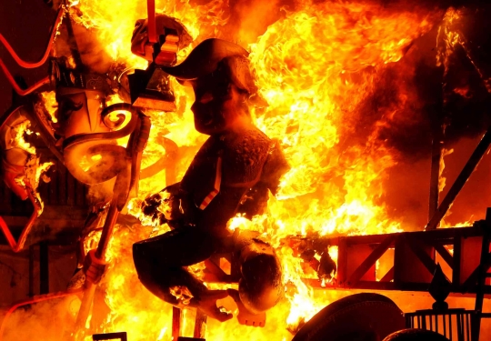 Fallas, Festival Api di Spanyol
