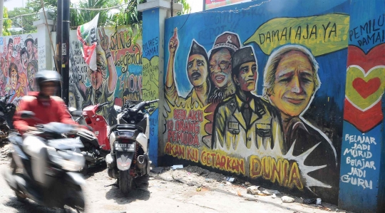 Mural Berbagai Pesan Sambut Pemilu 2019 Bertebaran di Depok