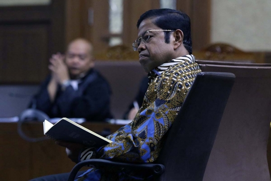 Ekspresi Idrus Marham Dituntut 5 Tahun Penjara