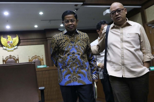 Ekspresi Idrus Marham Dituntut 5 Tahun Penjara
