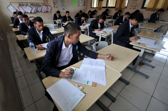 Memantau Ujian Paket C