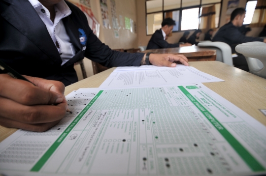 Memantau Ujian Paket C