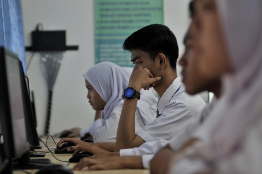 Melihat Pelaksanaan UNBK di SMKN 50 Jakarta