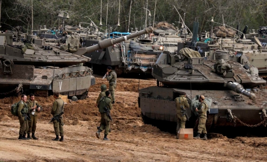 Deretan Tank Israel Susun Formasi Siap Tempur di Perbatasan Dekat Jalur Gaza