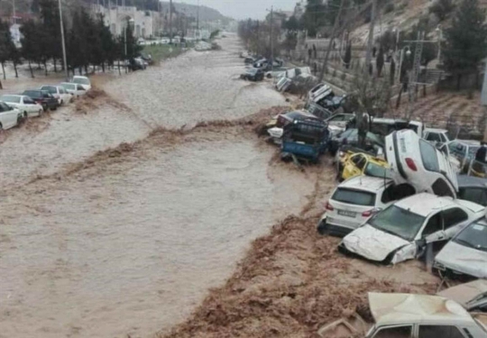 Yang Tersisa dari Bencana Banjir Bandang Menerjang Iran