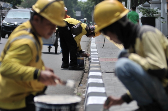 Jalur Pedestrian di Jalan Persahabatan Raya Dipercantik
