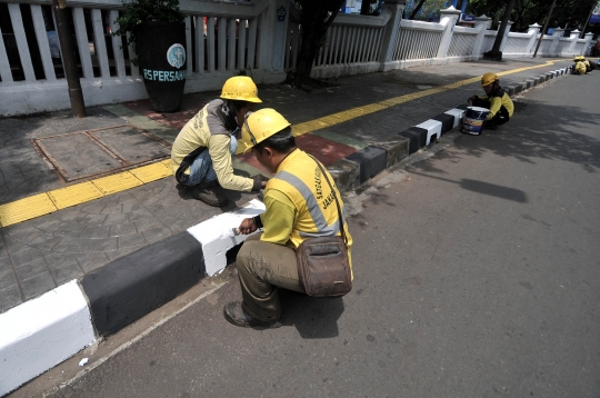 Jalur Pedestrian di Jalan Persahabatan Raya Dipercantik