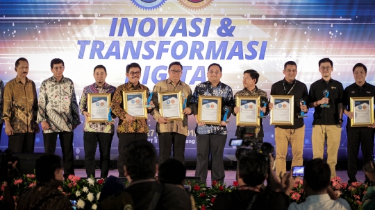 Surya Citra Media Raih Awarding Top IT dan Top Telco 2019