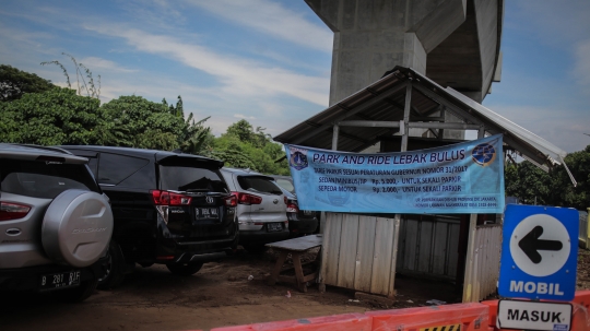 Park and Ride Lebak Bulus Mulai Dipenuhi Pengguna MRT