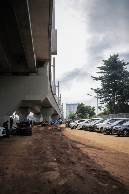 Park and Ride Lebak Bulus Mulai Dipenuhi Pengguna MRT