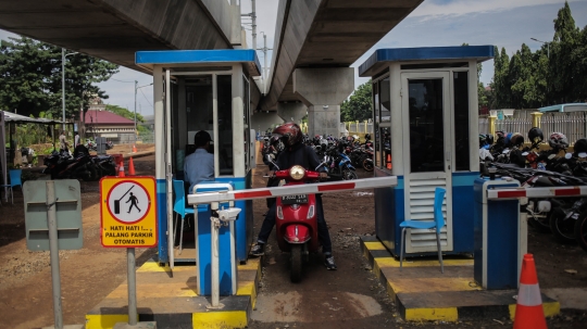 Park and Ride Lebak Bulus Mulai Dipenuhi Pengguna MRT