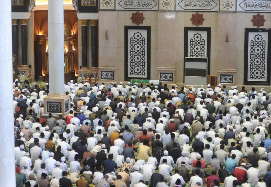 Pemakaman Pendiri Masjid Kubah Emas Depok