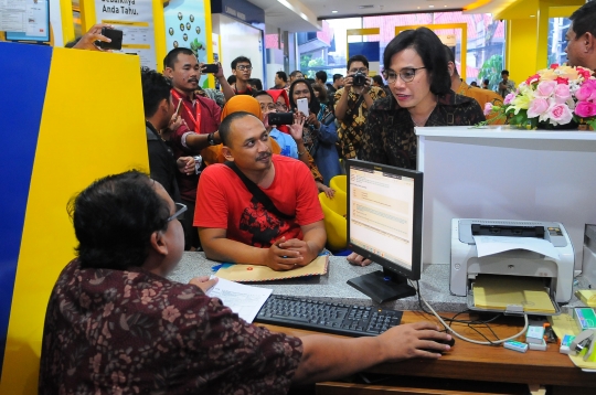 Sri Mulyani Cek Proses Laporan SPT di Kantor Pajak