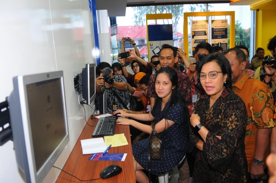 Sri Mulyani Cek Proses Laporan SPT di Kantor Pajak