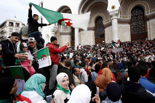 Aksi Jutaan Warga Aljazair Tuntut Mundur Presiden Abdelaziz Bouteflika