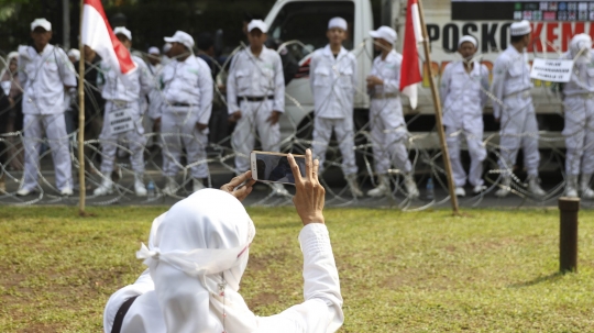 Tolak Kecurangan Pemilu, Forum Umat Islam Geruduk KPU