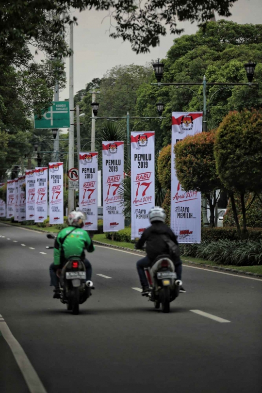 Sosialisasi Pemilu 2019, Spanduk Ayo Memilih Hiasi Jalan Imam Bonjol