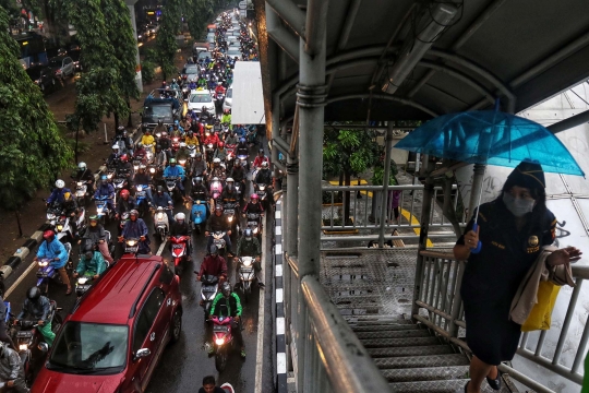 Imbas Hujan, Jalan Ahmad Yani Macet Parah