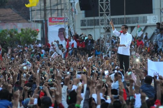 Jokowi Sapa Ribuan Pendukung di Brebes