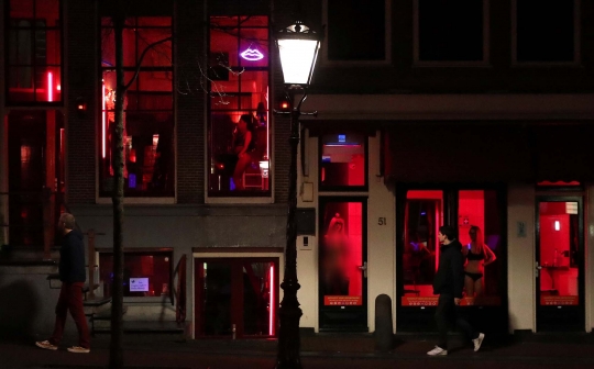 Mengintip PSK dalam 'Akuarium' Red Light District Amsterdam