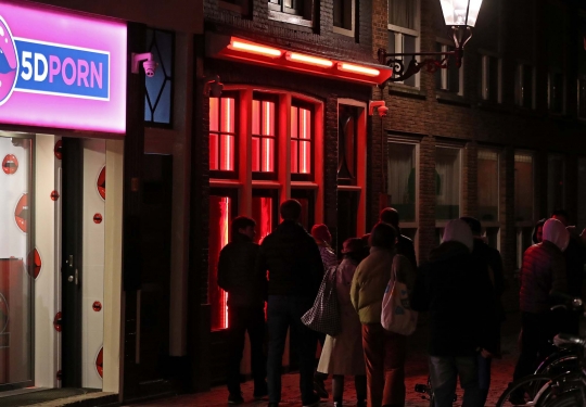 Mengintip PSK dalam 'Akuarium' Red Light District Amsterdam