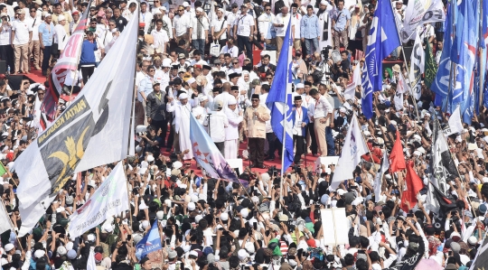 Gaya Pidato Prabowo-Sandiaga Saat Kampanye Akbar di GBK