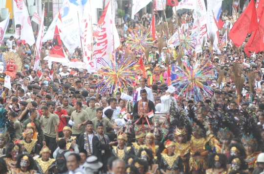 Pawai Karnaval Bersatu, Jokowi-Ma'ruf Sapa Warga Tangerang