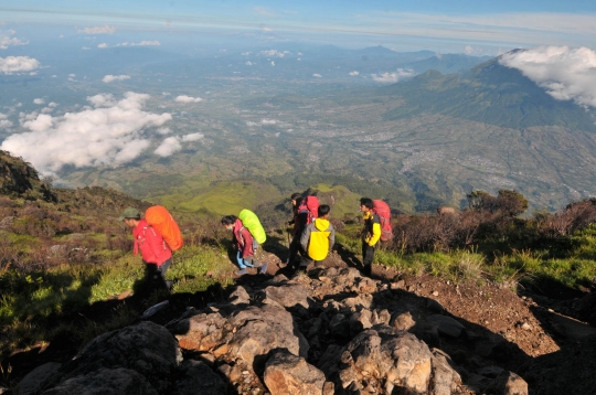 Menjelajahi Indahnya Gunung Sumbing