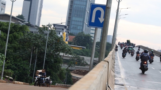 Bandelnya Pemotor Lawan Arus di Akses Persimpangan Antasari-TB Simatupang