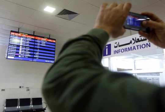 Serangan Udara Hantam Bandara di Libya