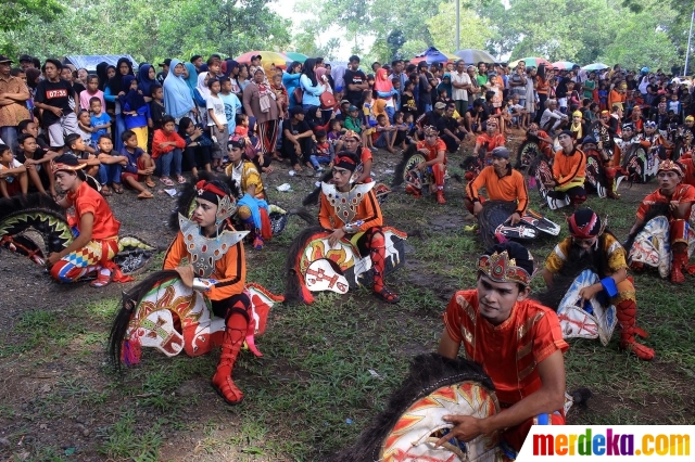 Foto Mengenal Kesenian Ebeg Pentasnya Para Arwah 