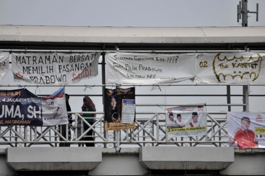Spanduk dari Karung Bekas ala Pendukung Prabowo-Sandiaga