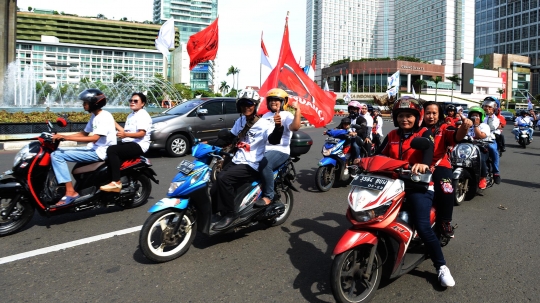 Persiapan Massa Pendukung Jokowi-Ma'ruf Amin Ikuti Kampanye Akbar di GBK