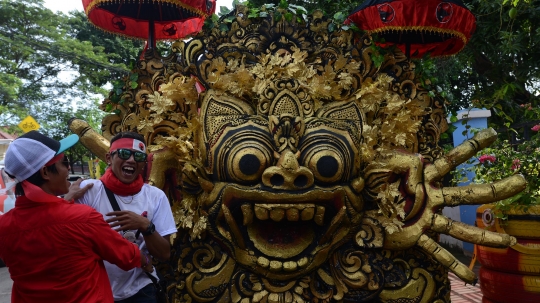 Persiapan Massa Pendukung Jokowi-Ma'ruf Amin Ikuti Kampanye Akbar di GBK