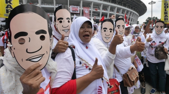 Massa Pendukung Jokowi-Ma'ruf Amin Mulai Padati GBK