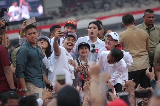 Slank dan Ratusan Artis Meriahkan Kampanye Akbar Jokowi-Maruf