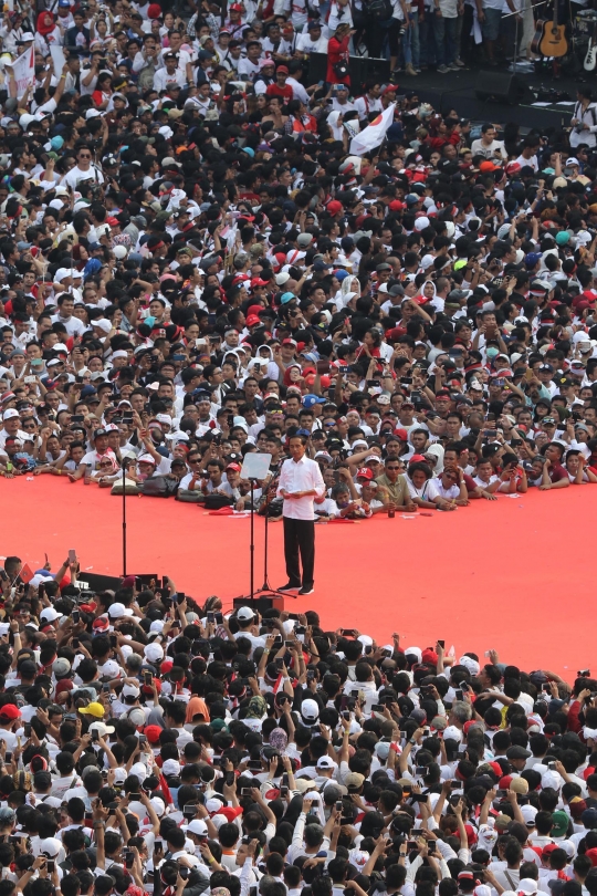 Orasi Jokowi di Depan Ribuan Pendukungnya