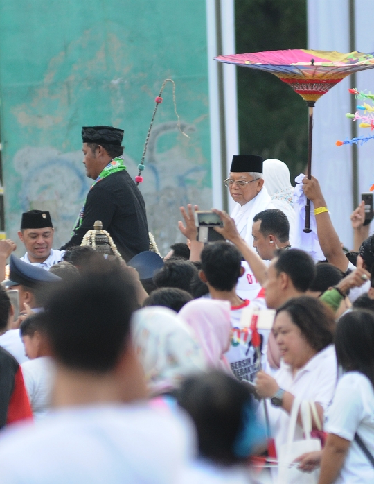 Tinggalkan GBK, Jokowi-Ma'ruf ke Lokasi Debat Naik Kereta Kencana