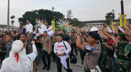 Tinggalkan GBK, Jokowi-Ma'ruf ke Lokasi Debat Naik Kereta Kencana