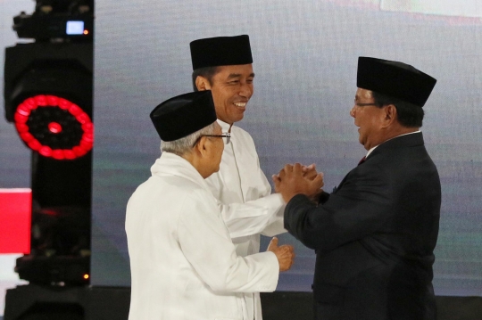 Momen Hangat Jokowi-Ma'ruf dan Prabowo-Sandi Tutup Debat Pamungkas Pilpres 2019