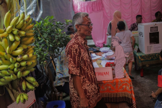 Tarik Pemilih, TPS Ini Dibuat Mirip Pesta Pernikahan Adat Jawa