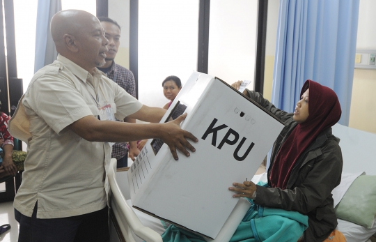 Melihat Pencoblosan Pasien RSUD Tangerang Selatan