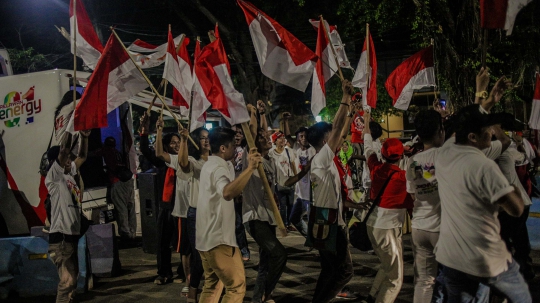 Pendukung Jokowi-Ma'ruf Pawai di Tugu Proklamasi