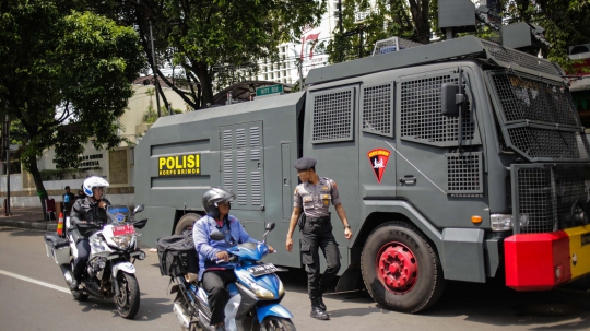 Prajurit TNI-Porli Amankan Gedung KPU